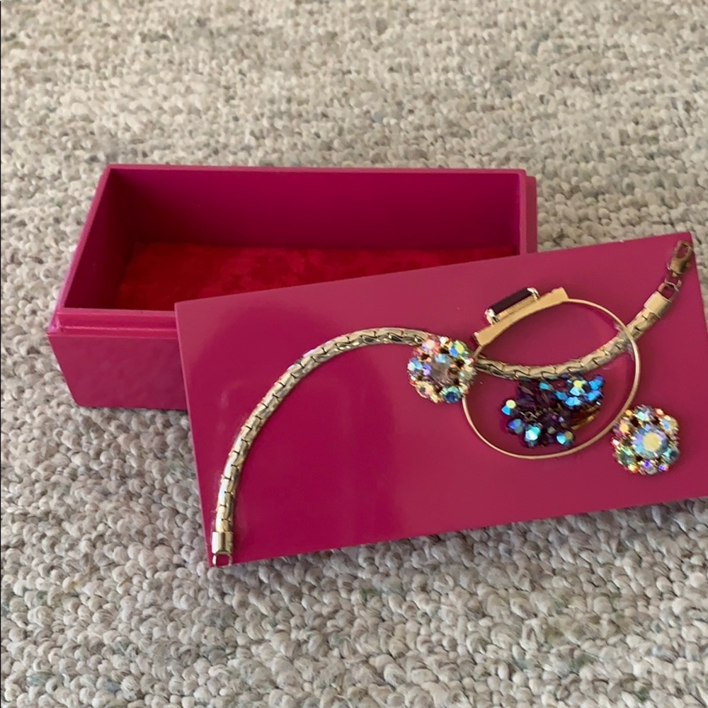 JEWELRY BOX